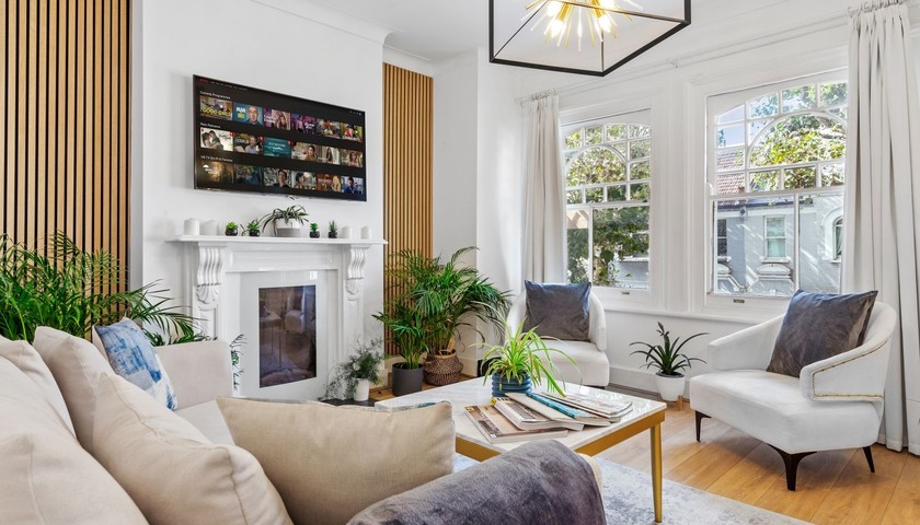 The Property Market Moves Into Autumn: More Choice for Buyers, More Competition for Sellers